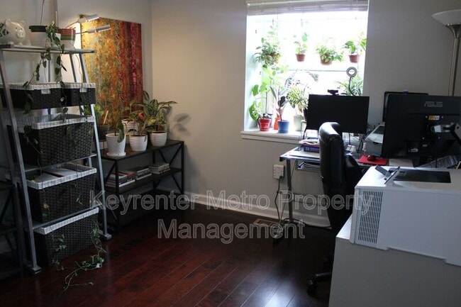 Building Photo - 708 Kaplan Ct