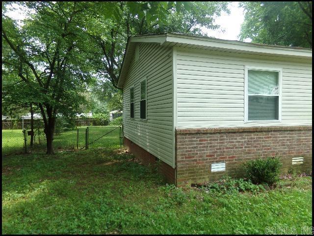 Building Photo - 709 Hill St
