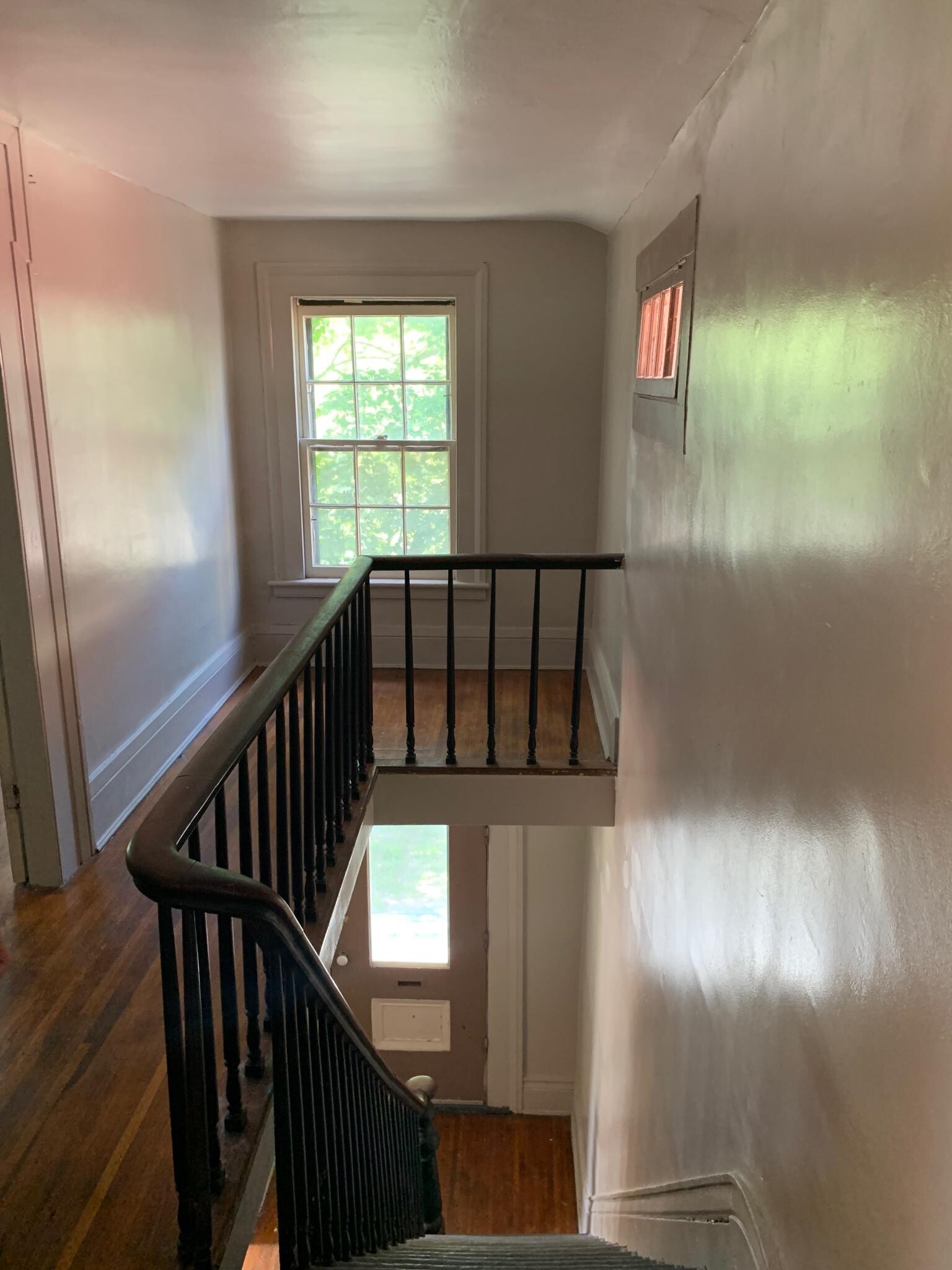 Building Photo - 46 Alexander St