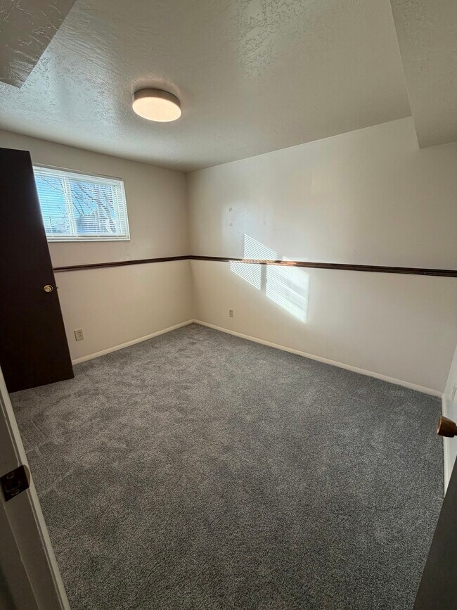 Building Photo - 4337 S 700 W