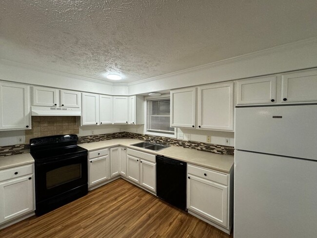 Building Photo - 1112 Mazatlan Cir