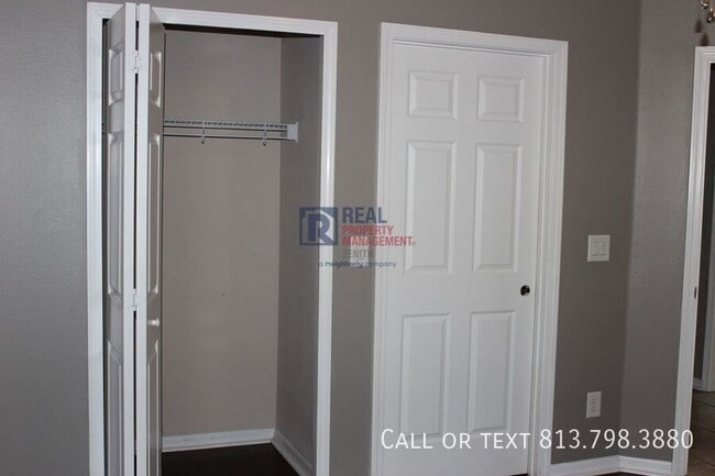Building Photo - 13655 Artesa Bell Dr