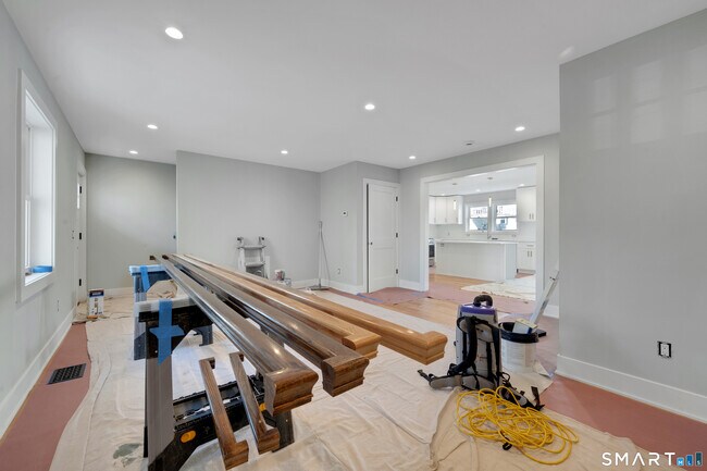 Building Photo - 20 Bouton St