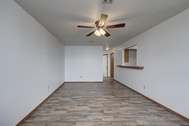 Building Photo - 627b S Walker St