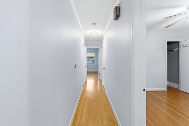 Building Photo - 4656 N Narragansett Ave