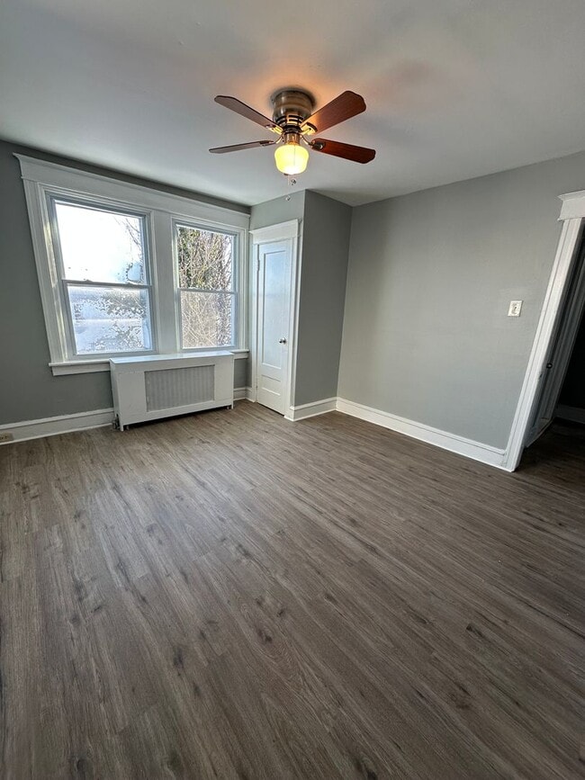 Building Photo - Beautiful renovated 4 bed, 2 full bath