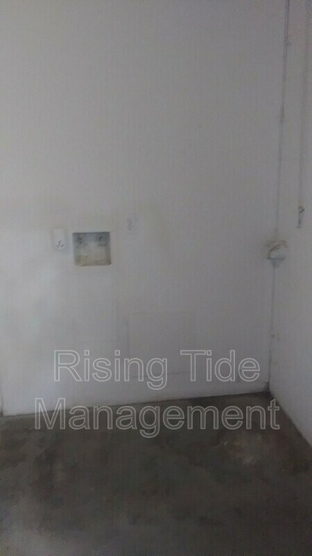 Building Photo - 1042 Mesa Dr