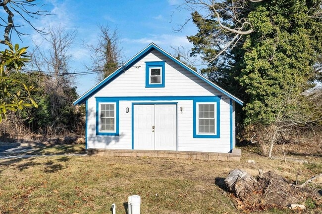 Building Photo - 616 W Ocean Heights Ave