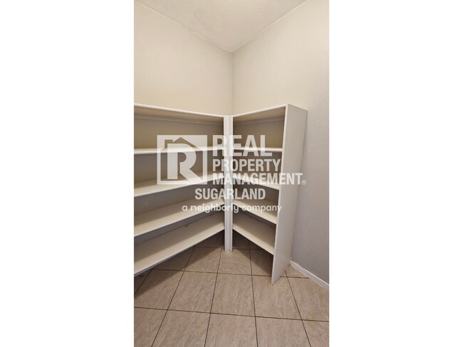 Building Photo - Elegant Living & Modern Comfort in Lexington Creek