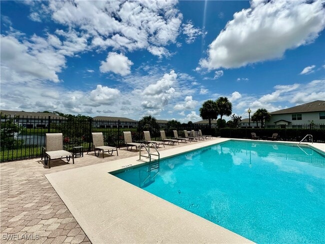 Building Photo - 9077 Gervais Cir