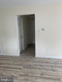 Building Photo - 442 Thornwood Dr