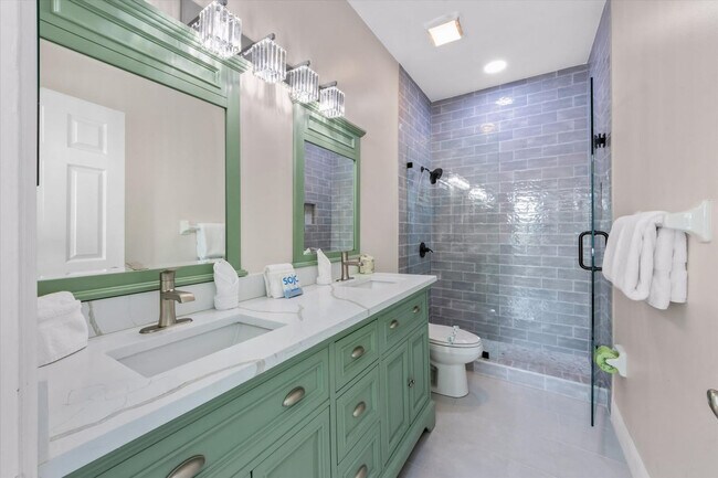 Building Photo - 3708 Gulf Dr