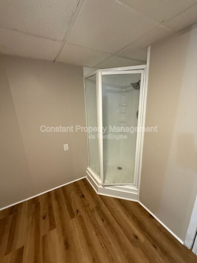 Building Photo - 2632 Coral Way