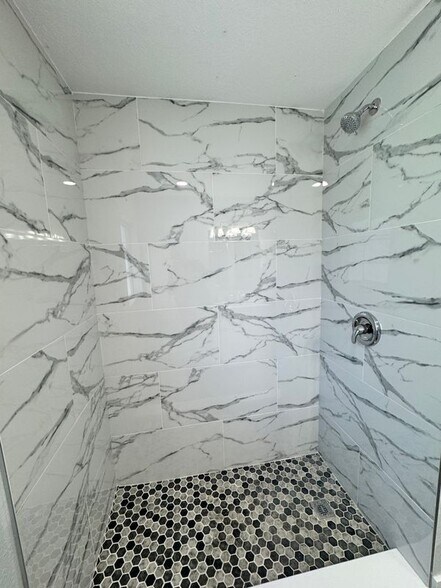 Building Photo - 3012 Ybor St