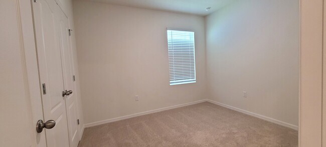 Building Photo - 316 Pelham Park Dr