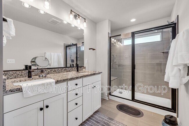 Building Photo - 4013 Singerville Ct