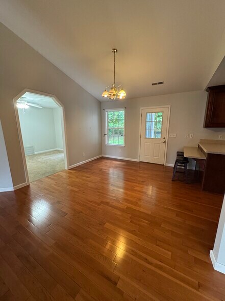 Building Photo - 224 Brookside Dr