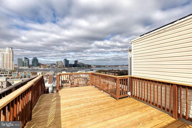 Building Photo - 632 E Fort Ave