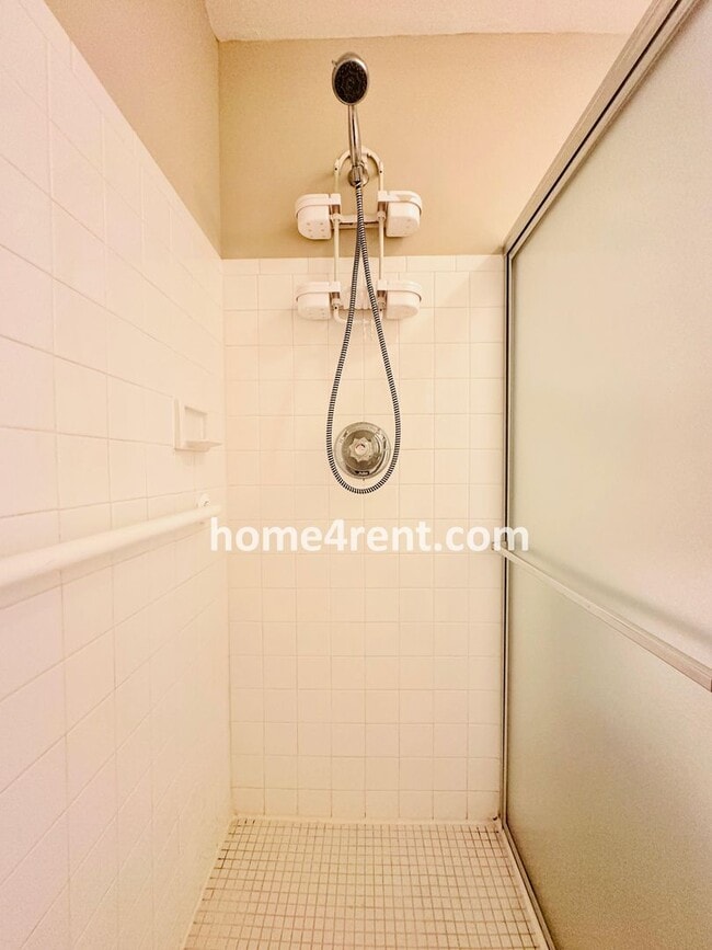 Building Photo - Maintenance FREE, Ranch Style Townhome w/ ...