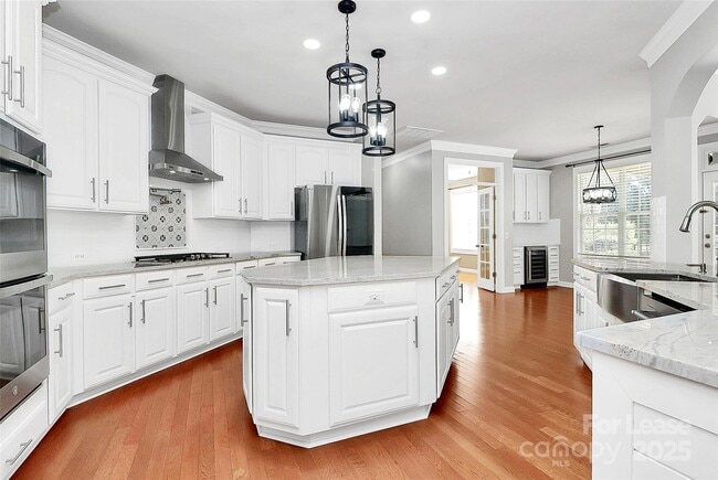 Building Photo - 9607 Royal Colony Dr