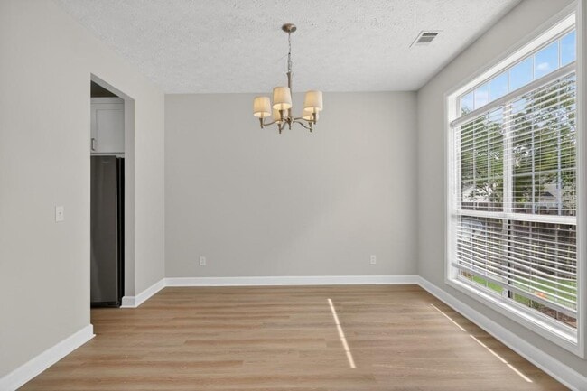 Building Photo - 13375 Avensong Crossing