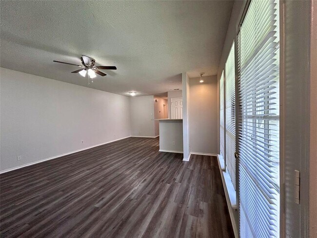 Building Photo - 9212 Kempler Dr