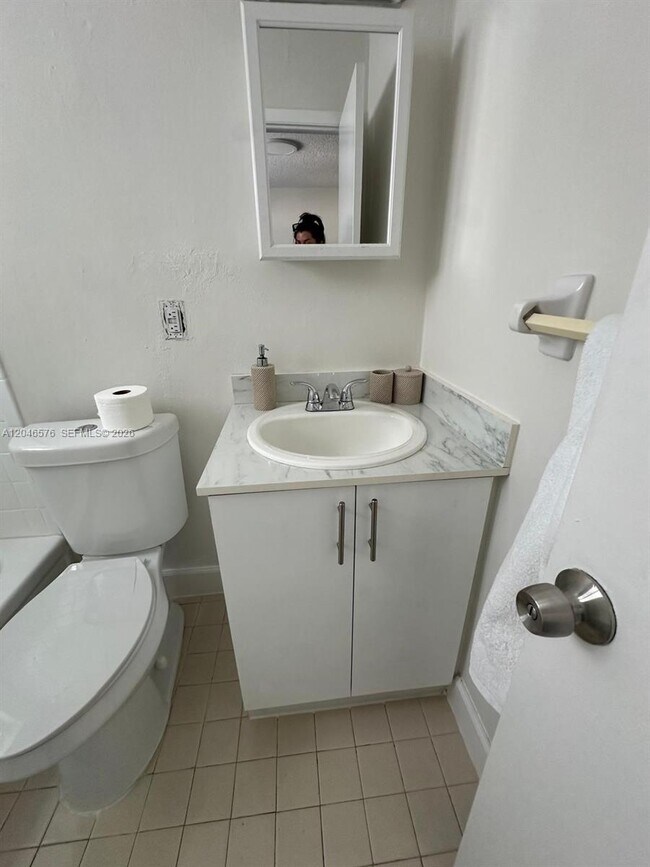 Building Photo - 6805 SW 88th St