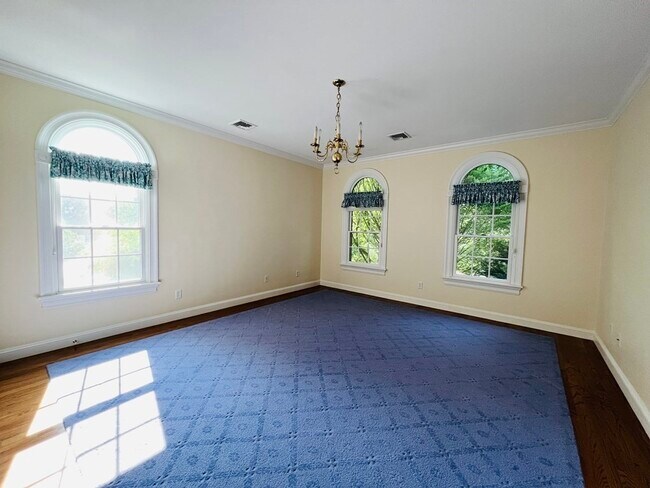 Building Photo - 126 Albion Rd