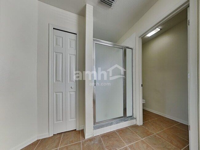 Building Photo - 12723 Longcrest Dr