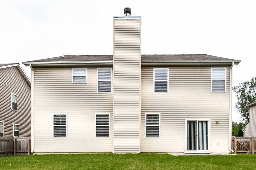 Building Photo - 5834 Long Lake Ln.