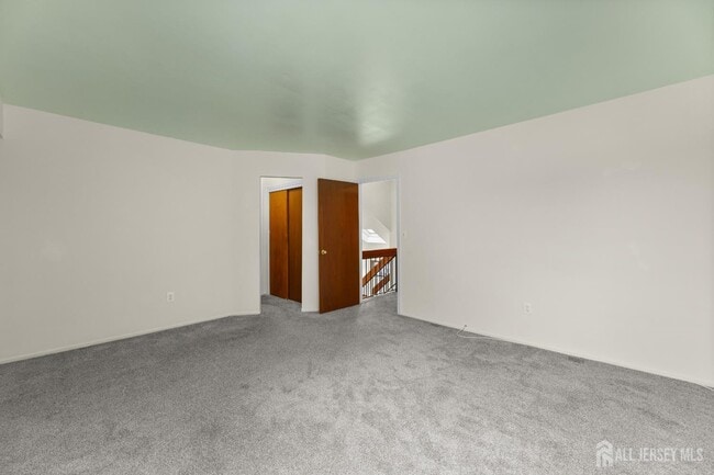 Building Photo - 65 Diamond Ln