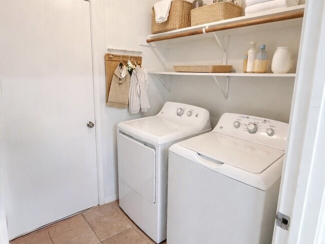 Building Photo - 9620 George Washington Dr