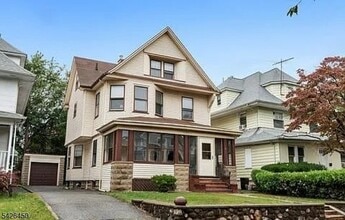 Building Photo - 4 Claremont Pl