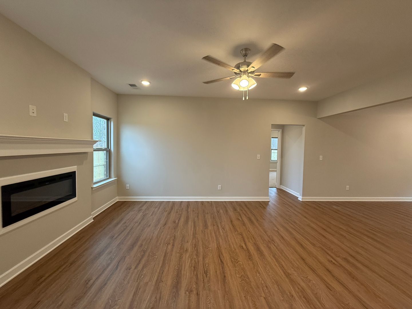 Building Photo - 1852 Bloomington Cir