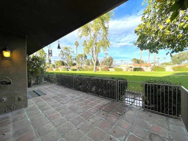 Building Photo - AVAILABLE NOW!  3 Bedroom 2 Bathroom Condo in Sunrise Country Club