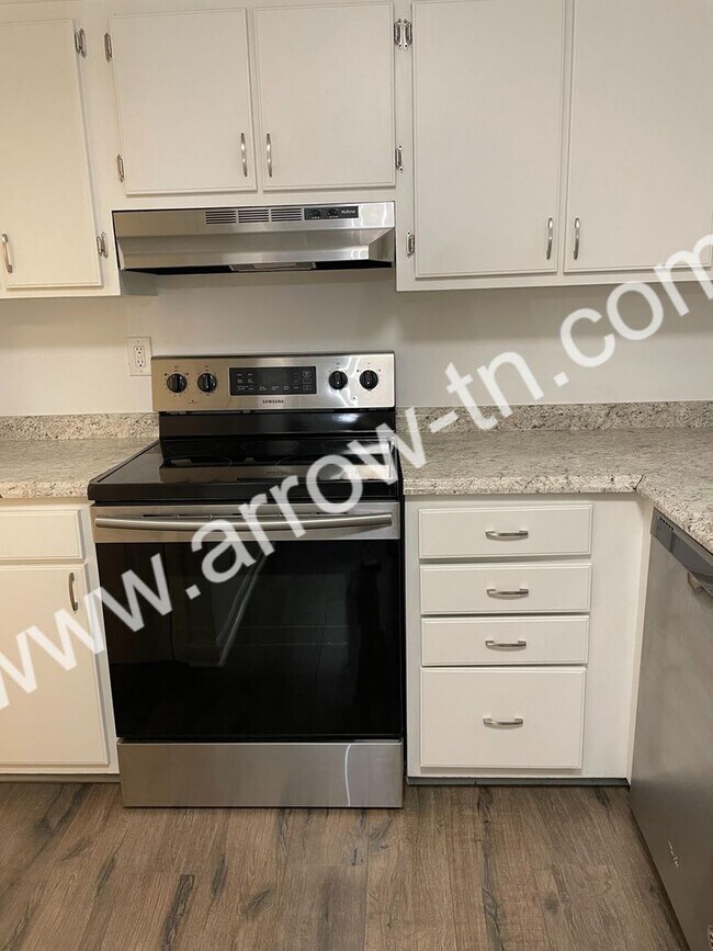 Building Photo - Awesome 2 Bedroom Condo Near the River!