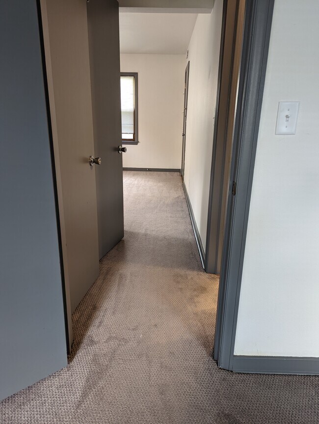 Building Photo - 3141 S 48th St