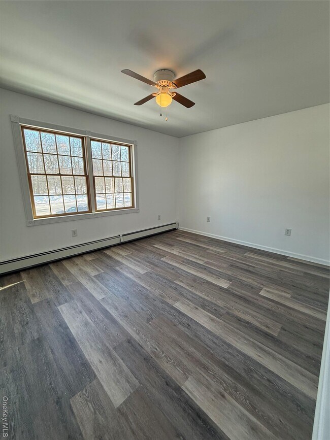 Building Photo - 24 St James Pl