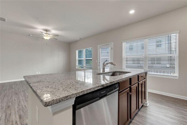 Building Photo - 2106 Irvin Ct