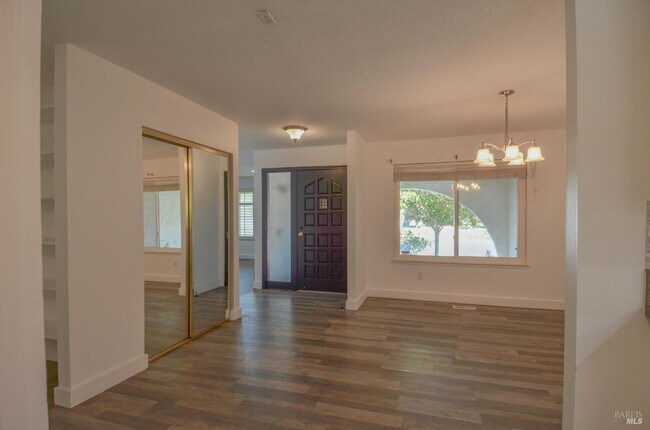 Building Photo - 1321 Astoria Dr