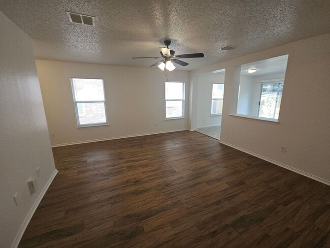 Building Photo - Nice Home in Mansfield ISD