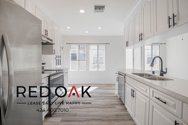 Building Photo - 441 Hayworth Ave