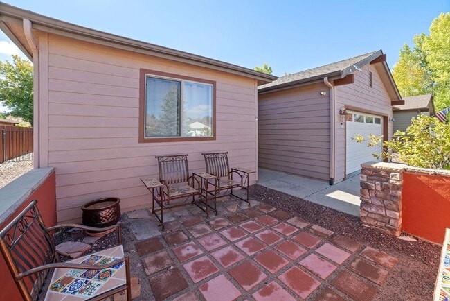 Building Photo - 603 Brookline Loop