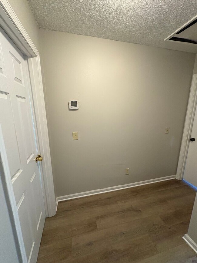 Building Photo - Daleville!