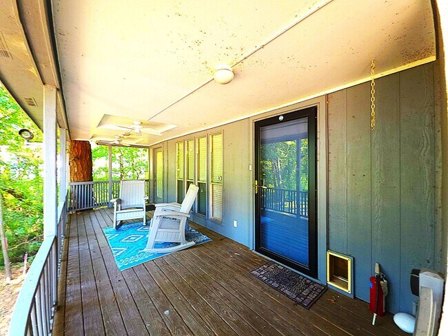 Building Photo - Breathtaking Lake View Retreat with Modern Updates!