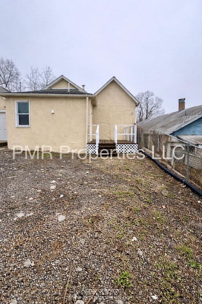 Building Photo - 516 S 16th St