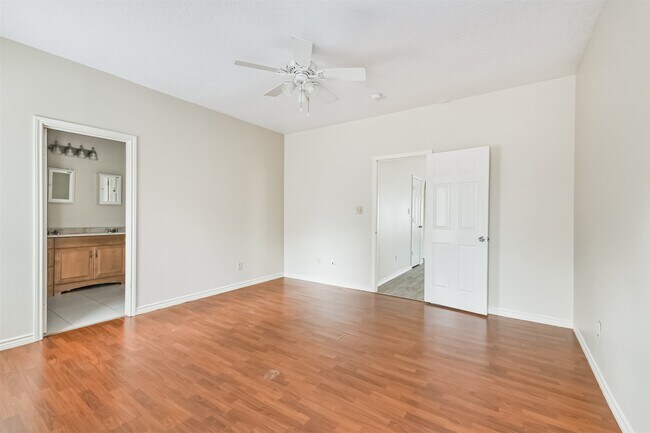 Building Photo - 16913 W Juneau St