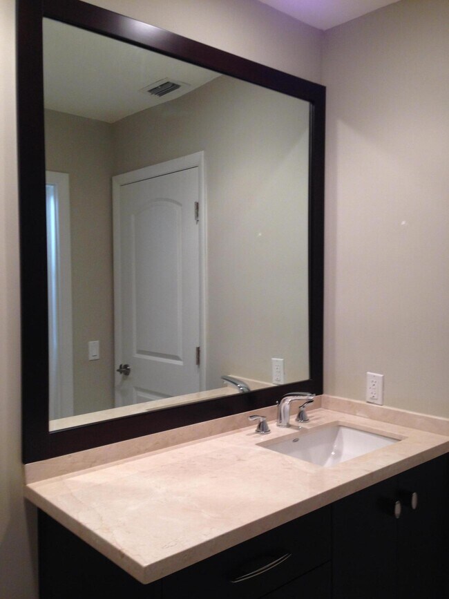 Building Photo - 6593 Serena Ln