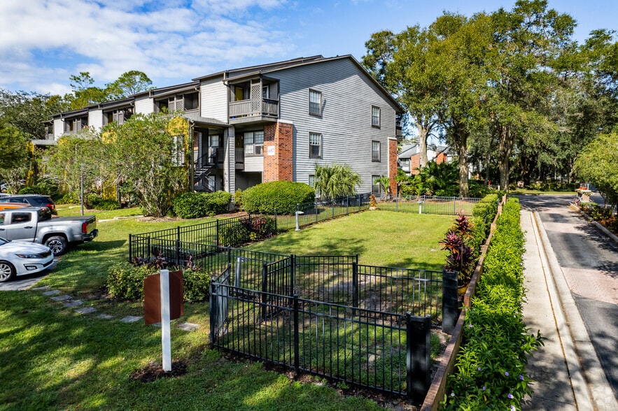 651 Glades Cir Altamonte Springs, FL 32714 - Glades