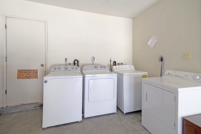 Building Photo - 333 18th Ave